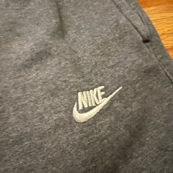 grey nike sweats - Picture 2 of 4